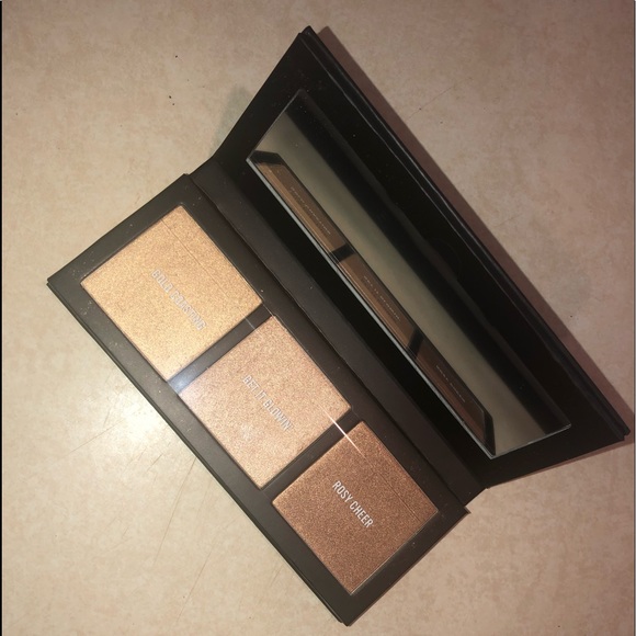mac cosmetics hyper real glow palette